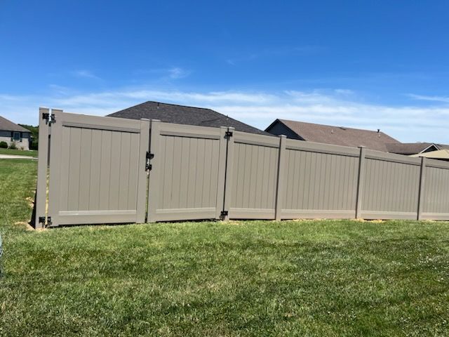 vinyl fencing